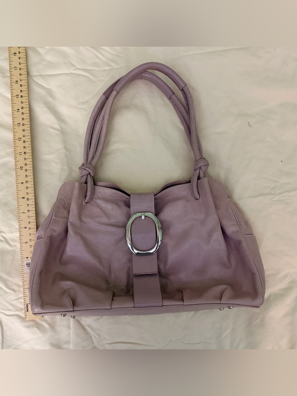 Puntotres Leather Lilac Shoulder Bag with Silver Oval Buckle